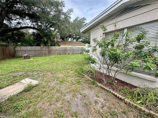 7507 CORAL VINE LANE, Tampa, FL 33619