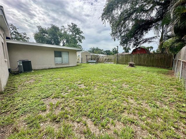 7507 CORAL VINE LANE, Tampa, FL 33619