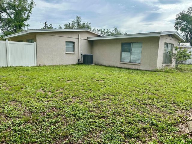7507 CORAL VINE LANE, Tampa, FL 33619