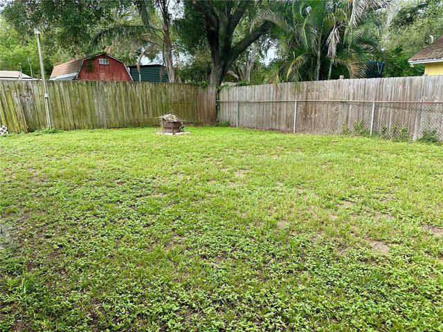 7507 CORAL VINE LANE, Tampa, FL 33619