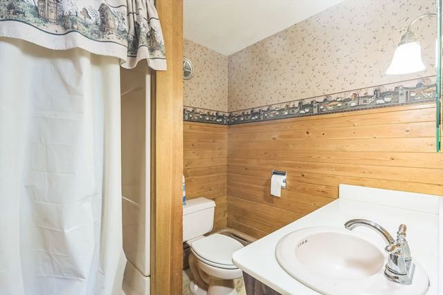 250 Pleasant St, Stoughton, MA 02072