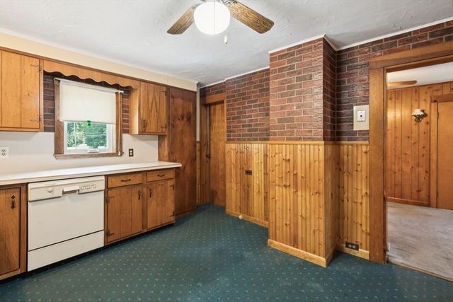 250 Pleasant St, Stoughton, MA 02072