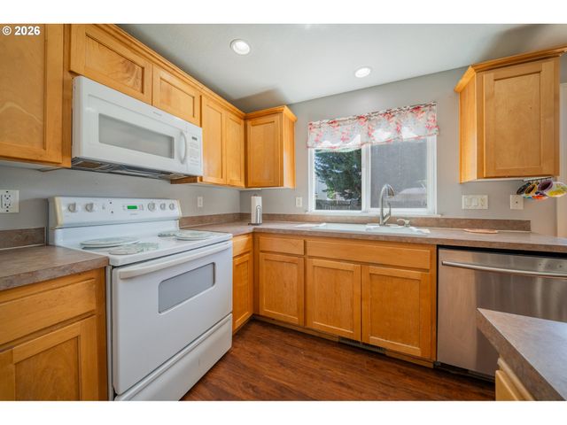 2224 FRONT Ave, Albany, OR 97321