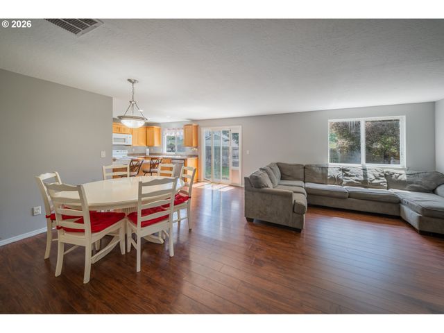 2224 FRONT Ave, Albany, OR 97321