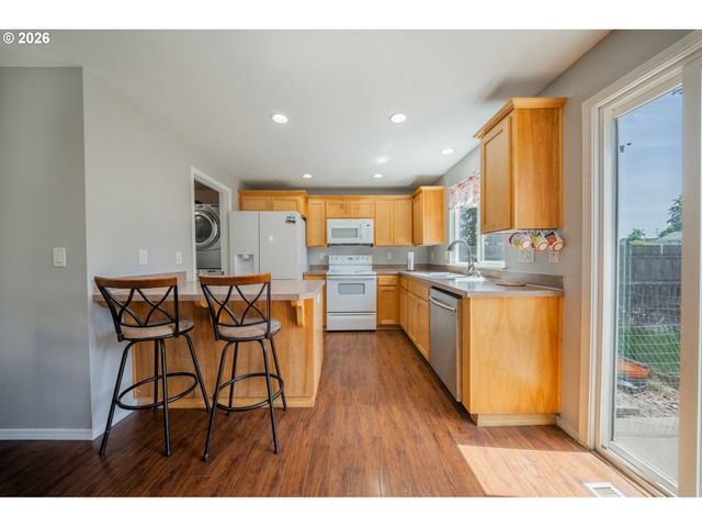2224 FRONT Ave, Albany, OR 97321