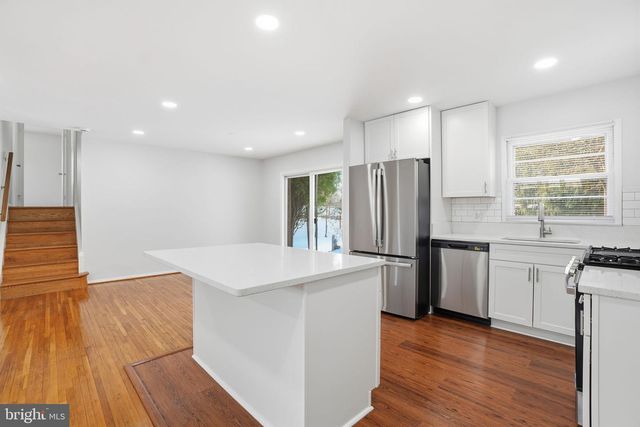 6427 PIMA ST, Alexandria, VA 22312