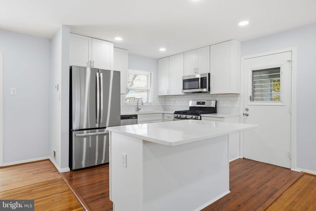 6427 PIMA ST, Alexandria, VA 22312