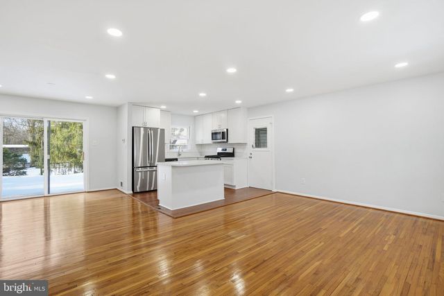 6427 PIMA ST, Alexandria, VA 22312