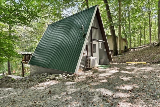 111 Lakeshore Dr, Dover, TN 37058