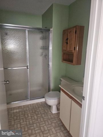 208 WHISPER CT, Burlington, NJ 08016