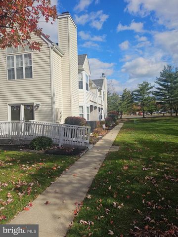 208 WHISPER CT, Burlington, NJ 08016