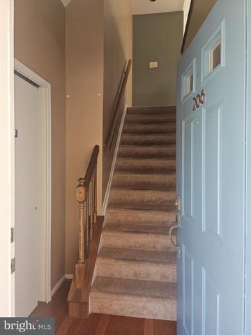 208 WHISPER CT, Burlington, NJ 08016