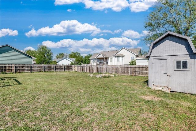 846 E Karla Ct, Haysville, KS 67060