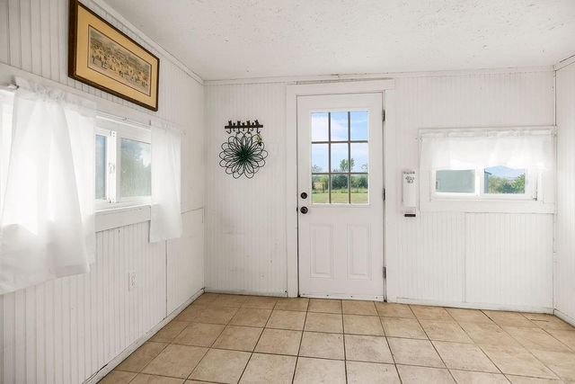 21497 203rd Street, Tonganoxie, KS 66086