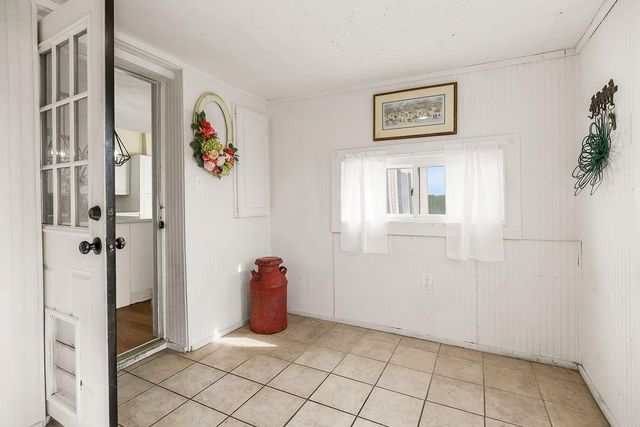 21497 203rd Street, Tonganoxie, KS 66086