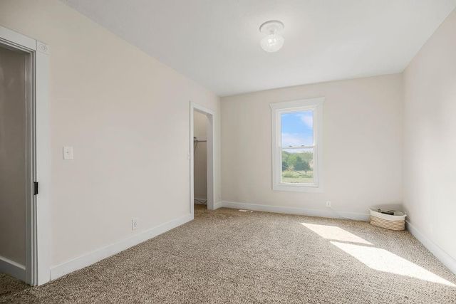 21497 203rd Street, Tonganoxie, KS 66086