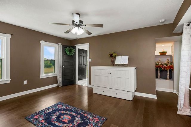21497 203rd Street, Tonganoxie, KS 66086