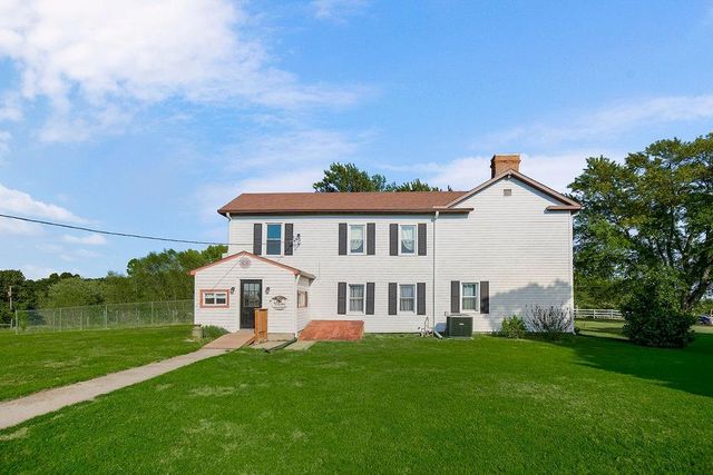 21497 203rd Street, Tonganoxie, KS 66086