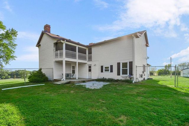 21497 203rd Street, Tonganoxie, KS 66086