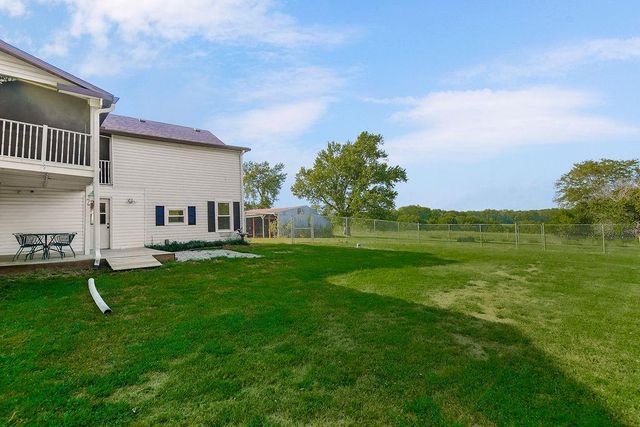 21497 203rd Street, Tonganoxie, KS 66086