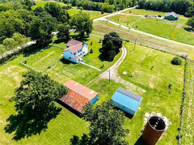 21497 203rd Street, Tonganoxie, KS 66086