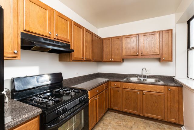 3213 W Diversey Avenue 301, Chicago, IL 60647