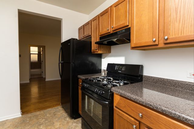3213 W Diversey Avenue 301, Chicago, IL 60647