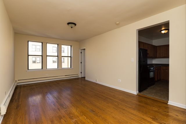 3213 W Diversey Avenue 301, Chicago, IL 60647