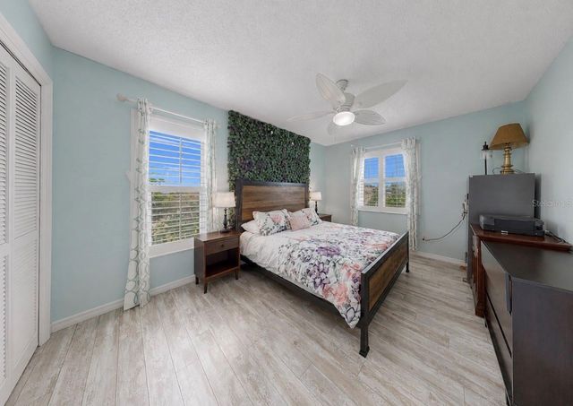 2027 NEW BEDFORD DRIVE, Sun City Center, FL 33573