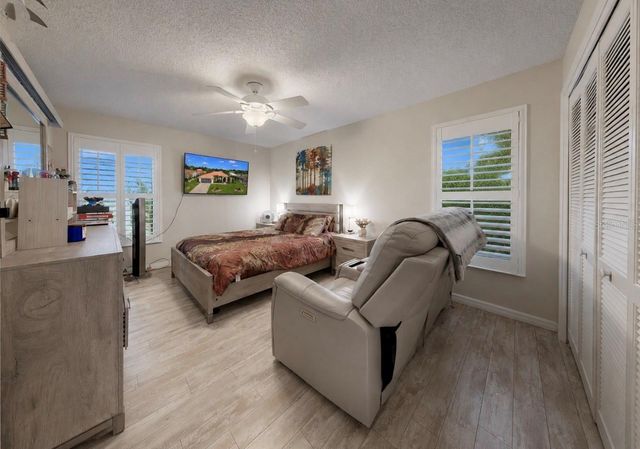 2027 NEW BEDFORD DRIVE, Sun City Center, FL 33573