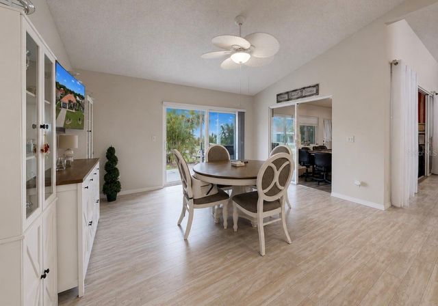 2027 NEW BEDFORD DRIVE, Sun City Center, FL 33573