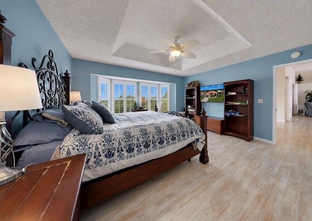 2027 NEW BEDFORD DRIVE, Sun City Center, FL 33573