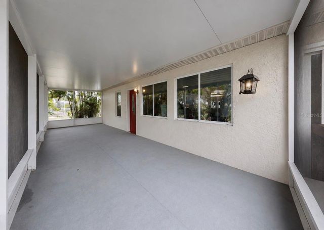 2027 NEW BEDFORD DRIVE, Sun City Center, FL 33573