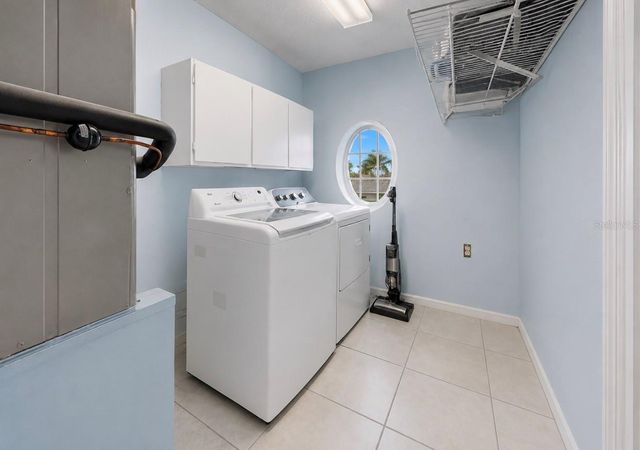 2027 NEW BEDFORD DRIVE, Sun City Center, FL 33573