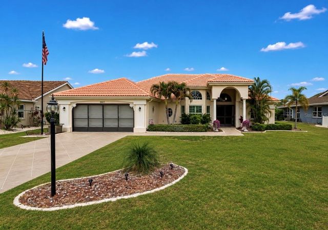 2027 NEW BEDFORD DRIVE, Sun City Center, FL 33573