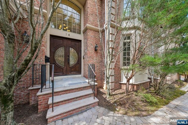 14 O Shaughnessy Lane, Closter, NJ 07624