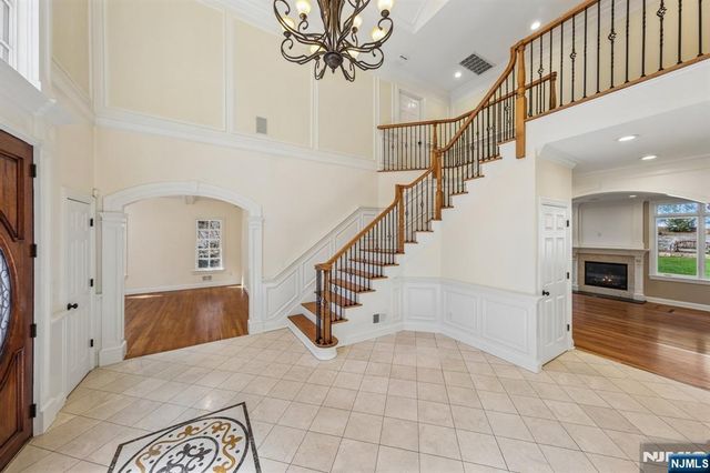 14 O Shaughnessy Lane, Closter, NJ 07624
