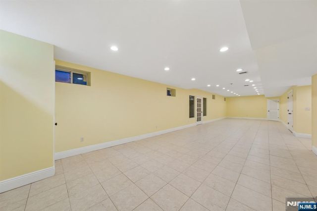 14 O Shaughnessy Lane, Closter, NJ 07624