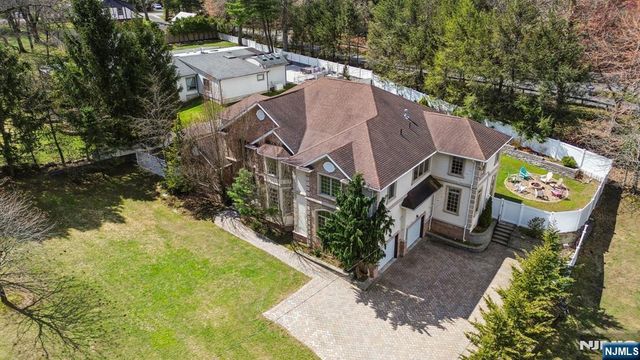 14 O Shaughnessy Lane, Closter, NJ 07624