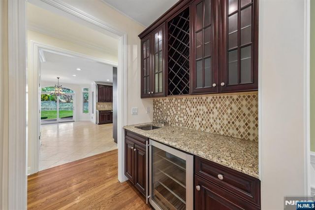 14 O Shaughnessy Lane, Closter, NJ 07624