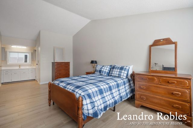 661 Twin Lakes Drive Ne, City Of Grand Rapids, MI 49525