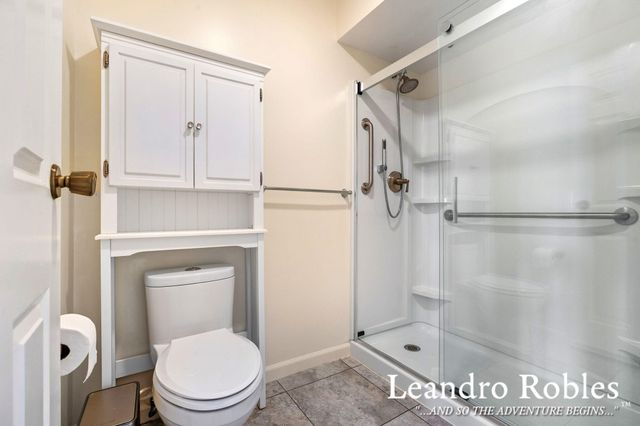 661 Twin Lakes Drive Ne, City Of Grand Rapids, MI 49525