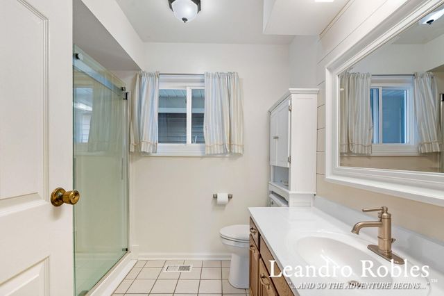 661 Twin Lakes Drive Ne, City Of Grand Rapids, MI 49525