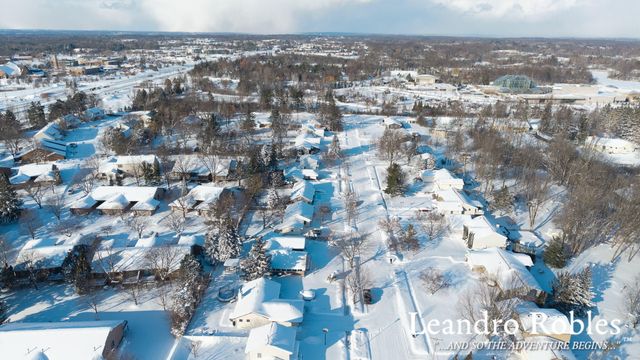 661 Twin Lakes Drive Ne, City Of Grand Rapids, MI 49525