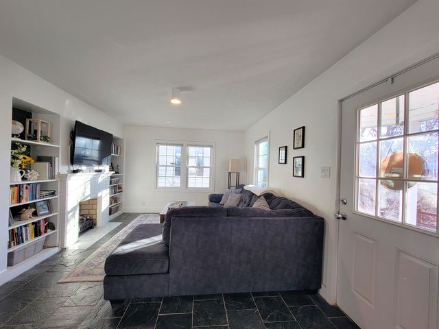 937 Highland Ave, Salina, KS 67401