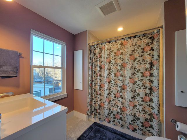 937 Highland Ave, Salina, KS 67401