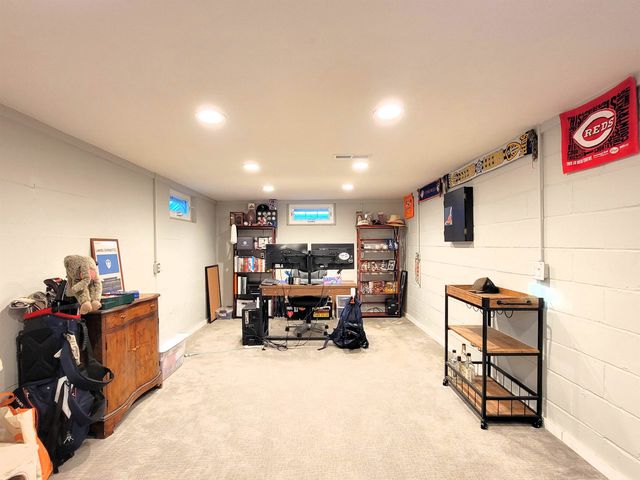 937 Highland Ave, Salina, KS 67401