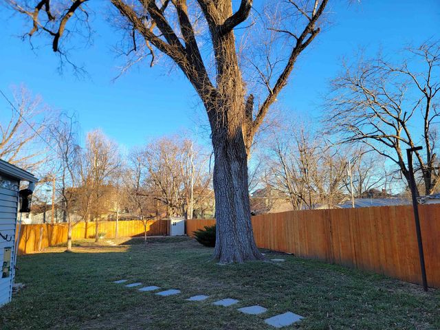 937 Highland Ave, Salina, KS 67401