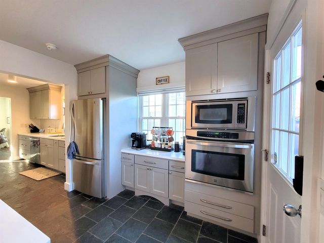 937 Highland Ave, Salina, KS 67401