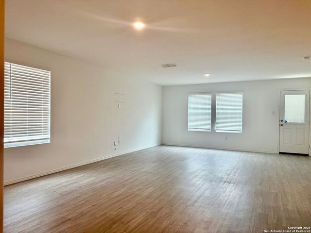 7726 NESSIE TRAILS, San Antonio, TX 78227